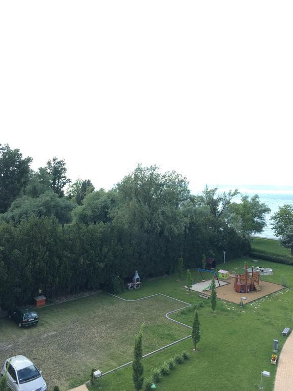 Cuki Apartmanok Siófok Esterno foto