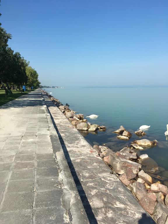 Cuki Apartmanok Siófok Esterno foto