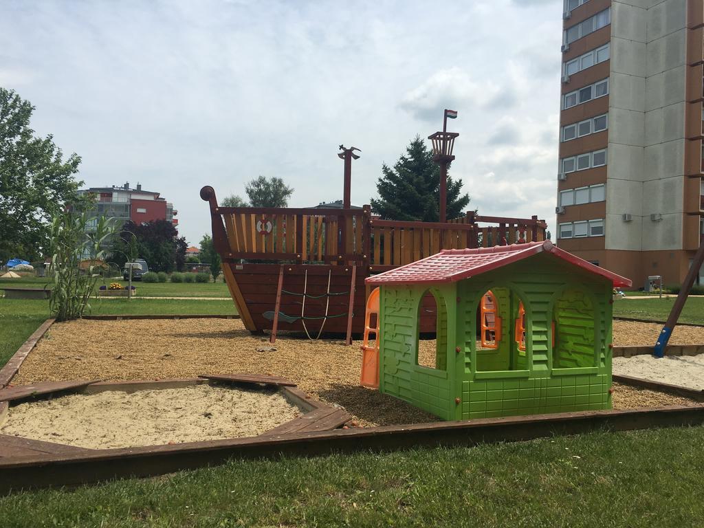 Cuki Apartmanok Siófok Esterno foto
