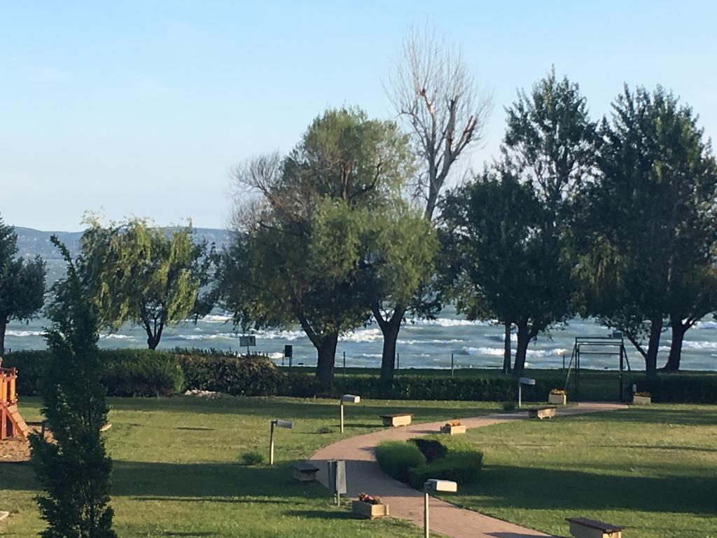 Cuki Apartmanok Siófok Esterno foto
